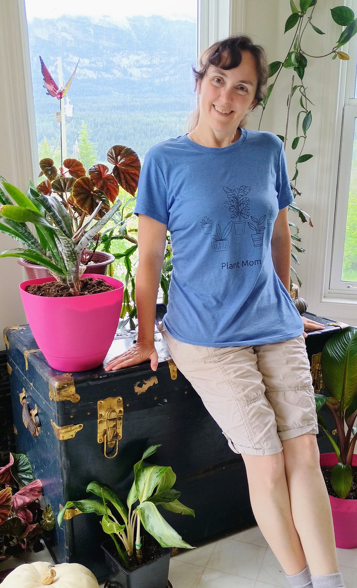 Plant Mom T‑Shirt — Cute Indoor Plant Graphic Tee for Plant Lovers